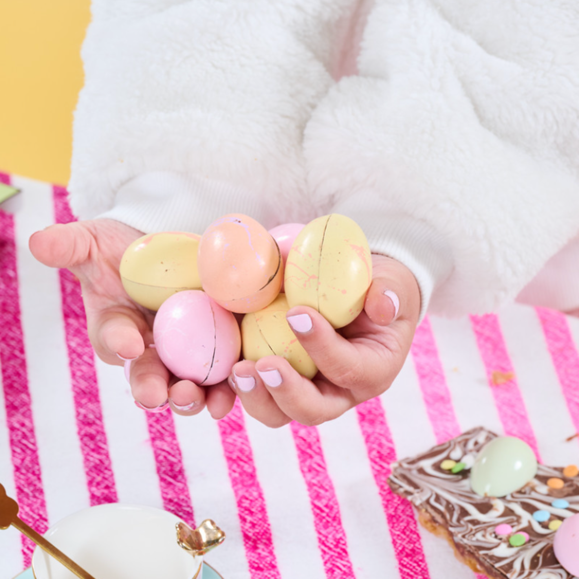 DOCENA DE HUEVITOS DE PASCUA